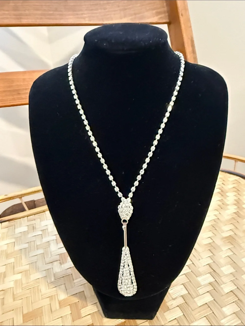 Silver Tone Rhinestone Lariat Necklace Teardrop Tassel Statement Bridal Prom